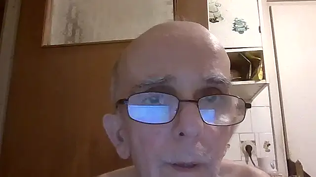 Snapshot of mariusica1@xh chatting on 14, 7, 2026 mariusica1xh online show from 14, 7, 2026