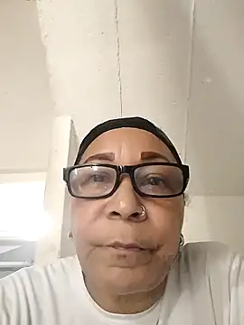 CafeCaliente69 online show from 25, 2, 2025