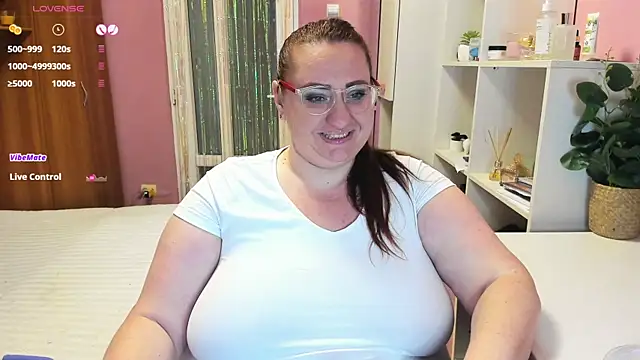 Snapshot of lovely_adelle chatting on 30, 1, 2025 lovely adelle online show from 30, 1, 2025