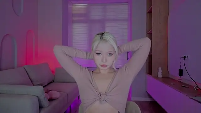 Snapshot of RileyMee chatting on 20, 9, 2025 RileyMee online show from 20, 9, 2025