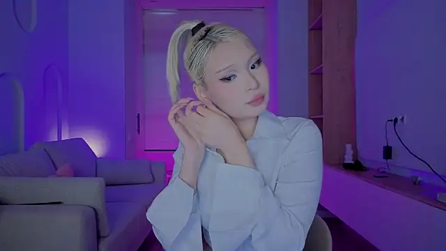 Snapshot of RileyMee chatting on 23, 9, 2025 RileyMee online show from 23, 9, 2025