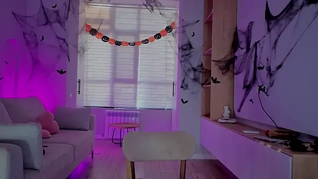 Snapshot of RileyMee chatting on 31, 10, 2025 RileyMee online show from 31, 10, 2025