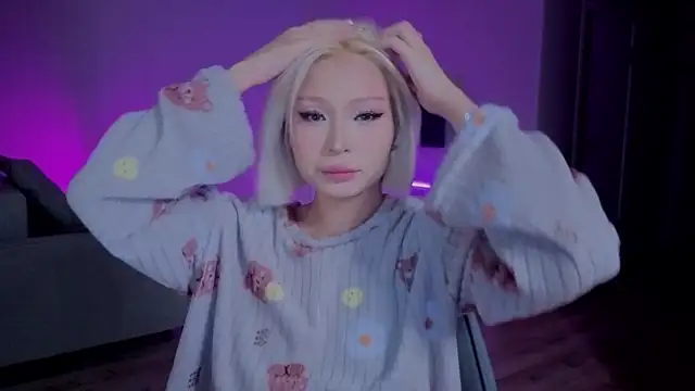 Snapshot of RileyMee chatting on 22, 11, 2025 RileyMee online show from 22, 11, 2025