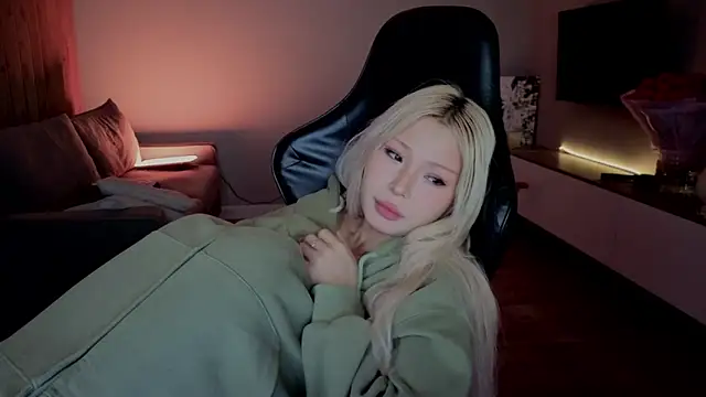 RileyMee online show from 19, 4, 2026