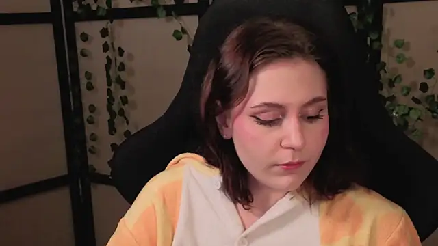 Snapshot of Diana_Flower chatting on 3, 4, 2026 Diana Flower online show from 3, 4, 2026