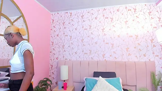 amber-hill online show from 18, 11, 2025