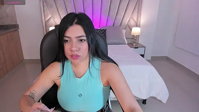 naomii campbell  online show from 18, 9, 2025