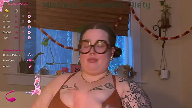 Snapshot of MissBika chatting on 26, 12, 2024 MissBika online show from 26, 12, 2024