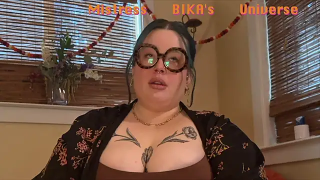 Snapshot of MissBika chatting on 7, 3, 2025 MissBika online show from 7, 3, 2025