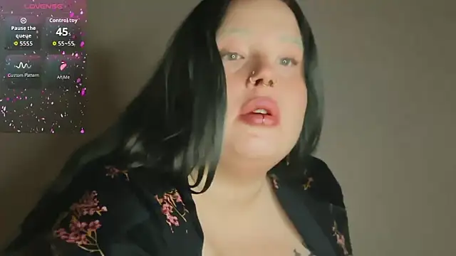 Snapshot of MissBika chatting on 4, 10, 2025 MissBika online show from 4, 10, 2025