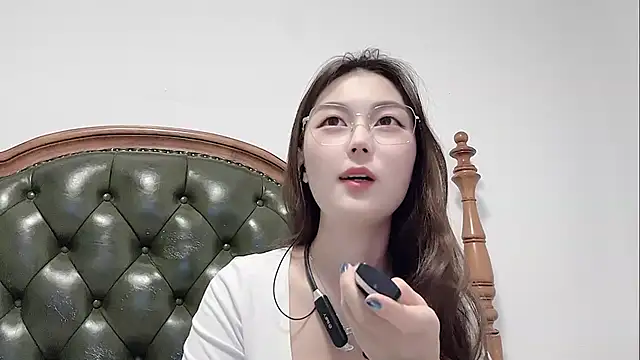 Snapshot of Sweet-Angel999 chatting on 9, 4, 2026 Sweet-Angel999 online show from 9, 4, 2026