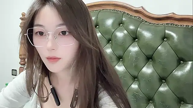 Snapshot of Sweet-Angel999 chatting on 10, 4, 2026 Sweet-Angel999 online show from 10, 4, 2026