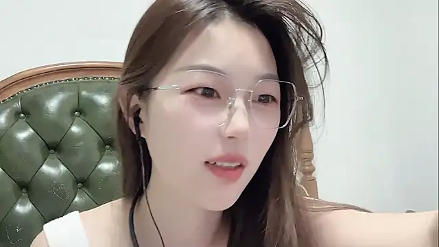 Snapshot of Sweet-Angel999 chatting on 29, 4, 2026 Sweet-Angel999 online show from 29, 4, 2026