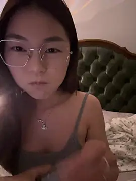 Snapshot of Sweet-Angel999 chatting on 15, 5, 2026 Sweet-Angel999 online show from 15, 5, 2026