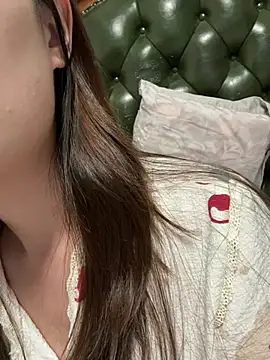 Sweet-Angel999 online show from 25, 6, 2026