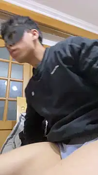 Snapshot of shuai321 chatting on 3, 1, 2025 shuai321 online show from 3, 1, 2025