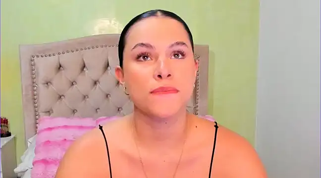 Luciluu20 online show from 8, 1, 2025