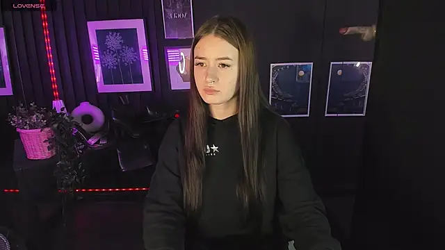 Snapshot of Lily_Moonlight chatting on 14, 12, 2024 Lily Moonlight online show from 14, 12, 2024