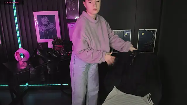 Snapshot of Lily_Moonlight chatting on 21, 12, 2024 Lily Moonlight online show from 21, 12, 2024