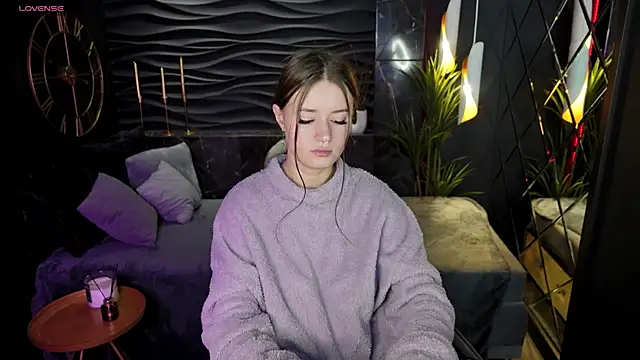 Snapshot of Lily_Moonlight chatting on 26, 12, 2024 Lily Moonlight online show from 26, 12, 2024