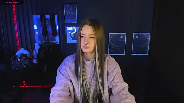 Snapshot of Lily_Moonlight chatting on 30, 12, 2024 Lily Moonlight online show from 30, 12, 2024