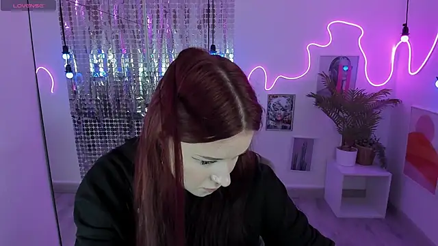 Snapshot of Lily_Moonlight chatting on 21, 9, 2025 Lily Moonlight online show from 21, 9, 2025