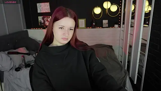 Snapshot of Lily_Moonlight chatting on 4, 10, 2025 Lily Moonlight online show from 4, 10, 2025