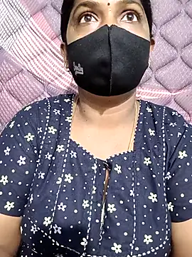 Snapshot of Renuma chatting on 24, 9, 2025 Renuma online show from 24, 9, 2025