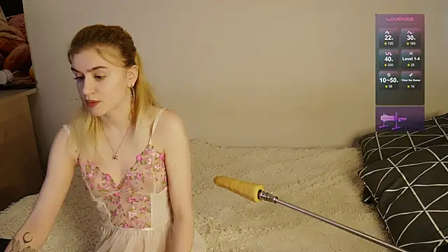 Snapshot of ley_tori chatting on 4, 4, 2026 ley tori online show from 4, 4, 2026