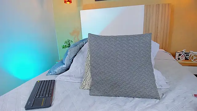 CamilleLynn online show from 4, 3, 2025