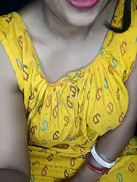 Snapshot of Wifesuman40 chatting on 4, 1, 2025 Wifesuman40 online show from 4, 1, 2025