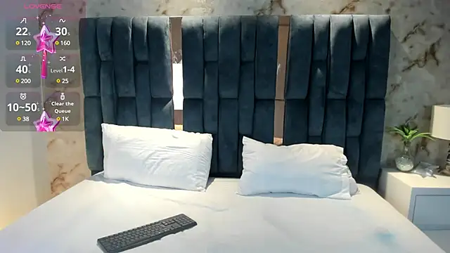 RoseTaylor   online show from 5, 2, 2025