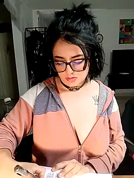 Lin-cute online show from 4, 3, 2025