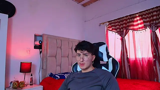 santyago taylor online show from 18, 12, 2024