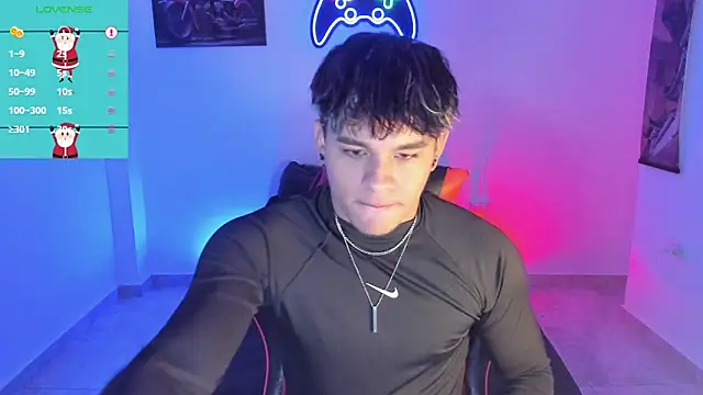 Snapshot of LuciferM_Star chatting on 6, 11, 2025 LuciferM Star online show from 6, 11, 2025