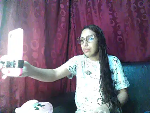 Snapshot of ifeelverywet_andhot chatting on 4, 1, 2025 ifeelverywet andhot online show from 4, 1, 2025