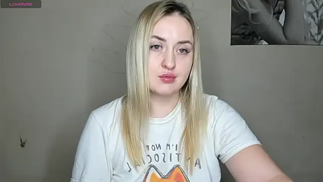 Snapshot of KennaJamess8 chatting on 28, 12, 2024 KennaJamess8 online show from 28, 12, 2024