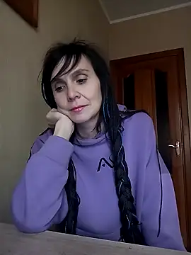 Francenia lolis online show from 5, 12, 2025