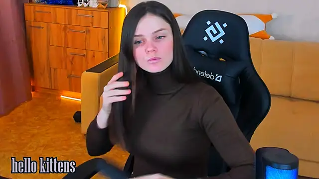 Snapshot of Lora_Cain chatting on 16, 12, 2024 Lora Cain online show from 16, 12, 2024