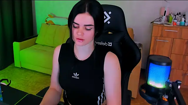 Snapshot of Lora_Cain chatting on 5, 3, 2025 Lora Cain online show from 5, 3, 2025