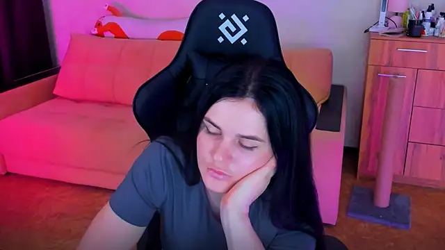 Snapshot of Lora_Cain chatting on 11, 3, 2025 Lora Cain online show from 11, 3, 2025