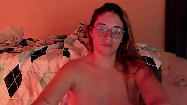 Snapshot of atenas_05_ chatting on 14, 5, 2026 atenas 05 online show from 14, 5, 2026
