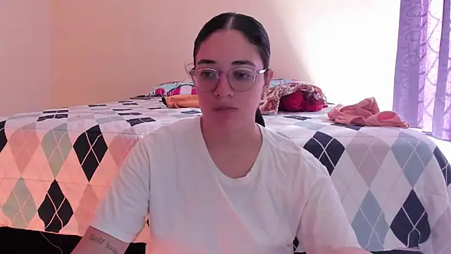 Snapshot of atenas_05_ chatting on 31, 5, 2026 atenas 05 online show from 31, 5, 2026