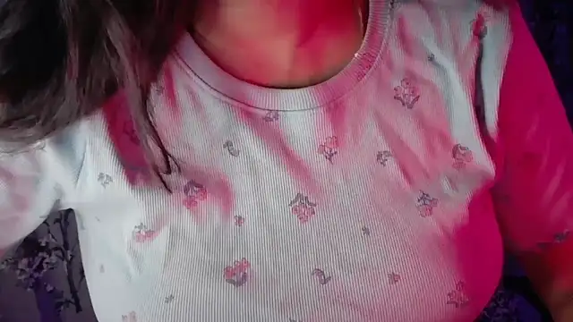 SexyAndHottie online show from 10, 4, 2026