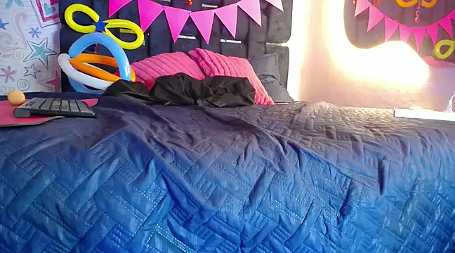 KOURTNEY-- online show from 1, 3, 2025