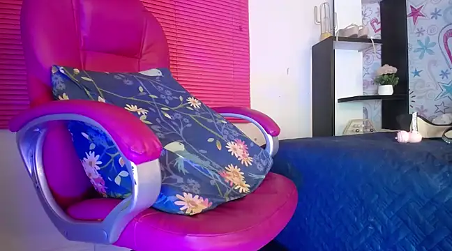 KOURTNEY-- online show from 13, 3, 2025