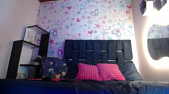 KOURTNEY-- online show from 18, 3, 2025