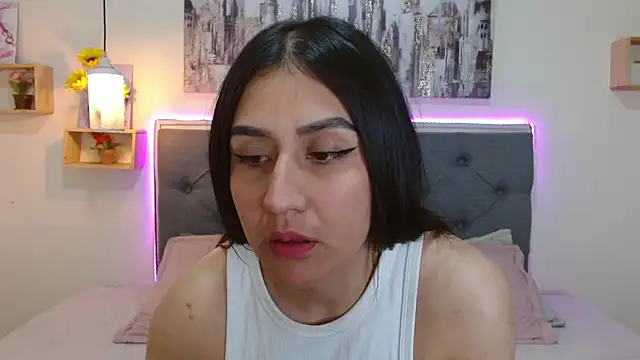Snapshot of mia_aira chatting on 10, 9, 2025 mia aira online show from 10, 9, 2025