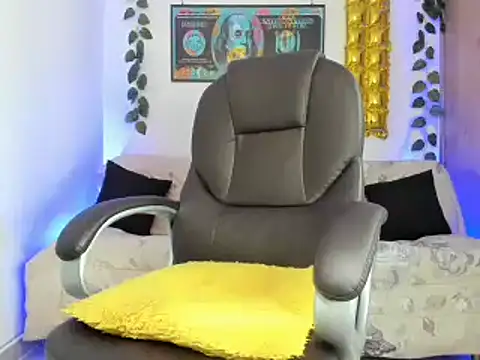 mikee scooth online show from 19, 1, 2025