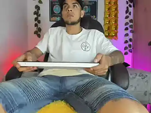 mikee scooth online show from 1, 2, 2025